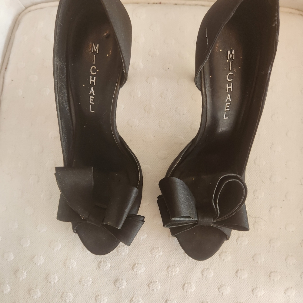 Pump heel black